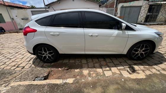 FORD FOCUS 2.0 TITANIUM FASTBACK 16V FLEX 4P POWERSHIFT FORD FOCUS 2.0 TITANIUM FASTBACK 16V FLEX 4P POWERSHIFT
